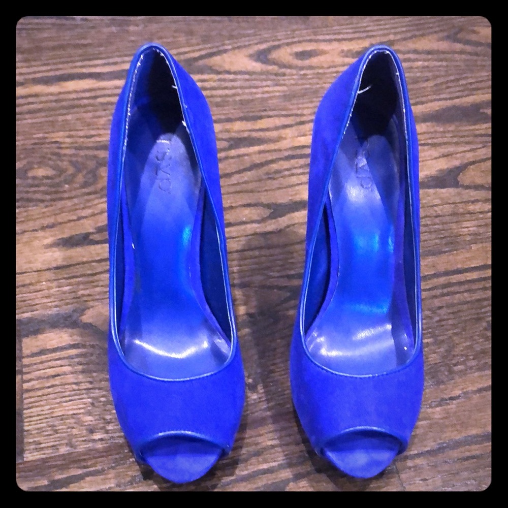 Rsvp blue suede heels